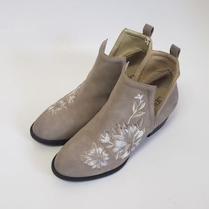 JBU BY JAMBU PARKER Beige Embroidered Booties 8